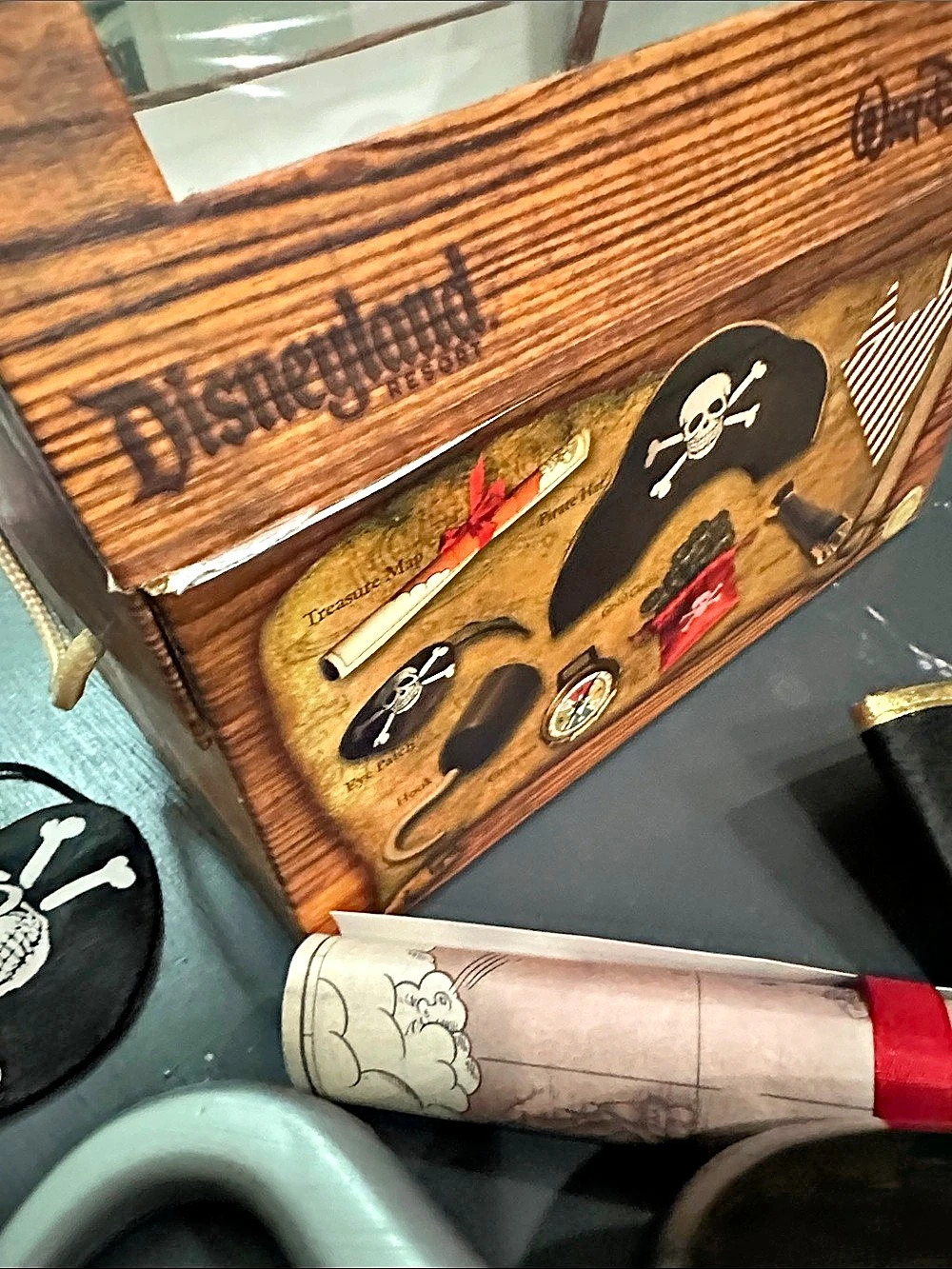 Disney parks Pirates of the Caribbean Treasure Chest Costume Role Play Set toy